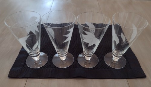 Juego de 4 gafas de vidrio grabado de diseño de hoja transparente de 6 1/2" de alto para cualquier ocasión - Imagen 3 de 5