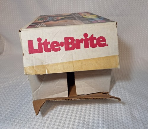 Milton Bradley Lite Brite 1990 MB de colección con bolsa de clavijas y caja original - Imagen 16 de 19