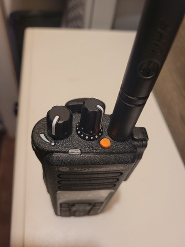 Motorola XPR-7550 UHF Digital Radio FULLY UPGRADED AND UNLOCKED/ CPS 16 - Zdjęcie 2 z 9