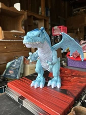 Robo Alive Large Roaring Ice Fantasy Dragon Electronic Toy Zuru Working Diorama