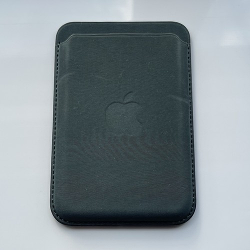 Genuine Apple iPhone FineWoven Wallet Magsafe with Find My - EVERGREEN - Zdjęcie 2 z 8
