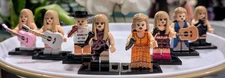 Brand New Lot of 8 Taylor Swift Minifigures With Stands  Microphones/Guitars!