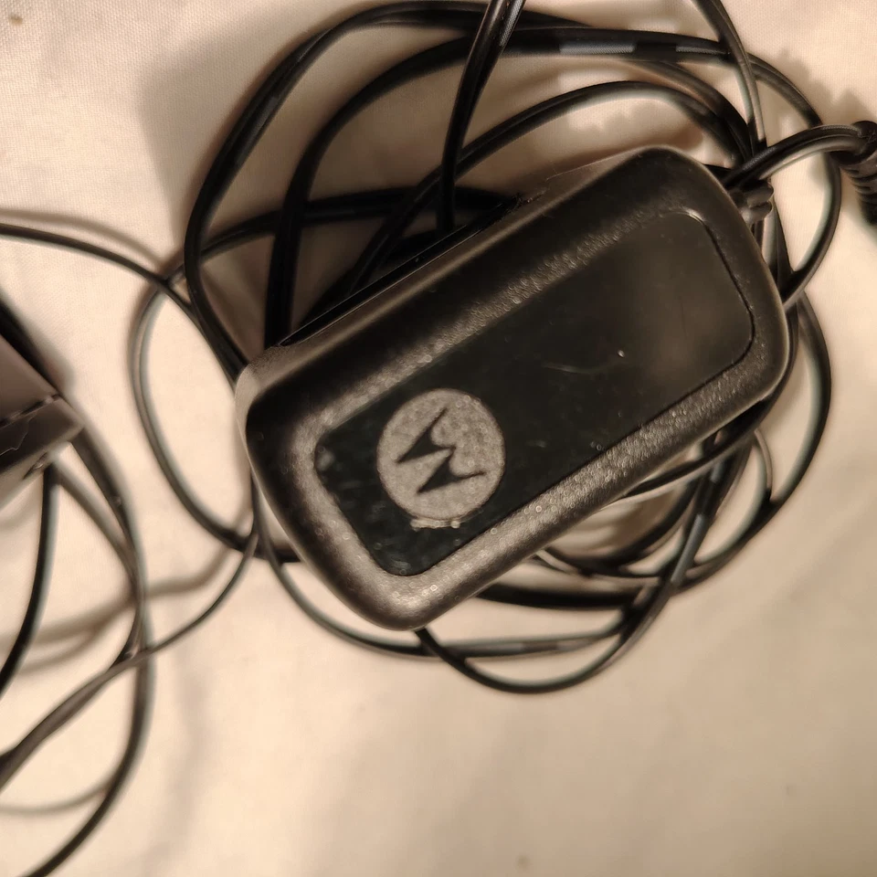 LOTE VINTAGE DE 7 Teléfonos con Funda Cables Manuales Motorola Samsung LG Foto 4 de 4