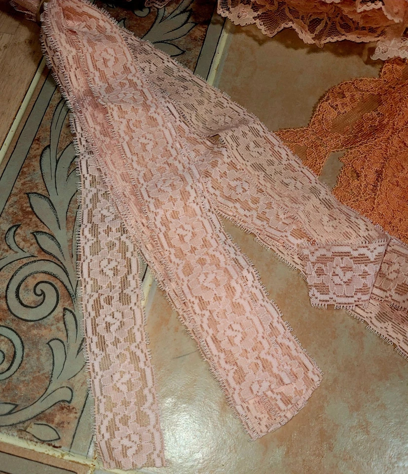 复古大量彩色花边粉色橙色桃色珊瑚白色带 12 英寸残余物 — 第 2/4 张图片