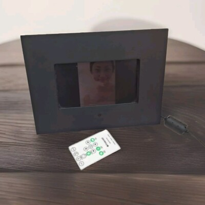 Polaroid (IDF-0720) 7'' Digital Picture Frame w/ Charger & Remote