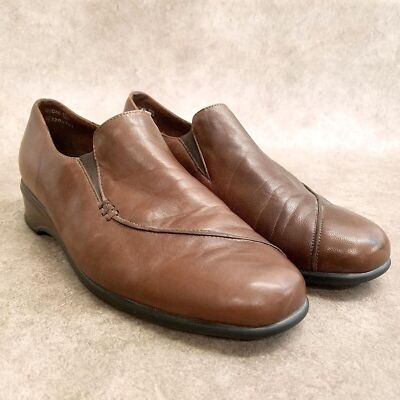 Munro American Womens Size 6.5 W Brown Slip On Loafer Walking Low Wedge