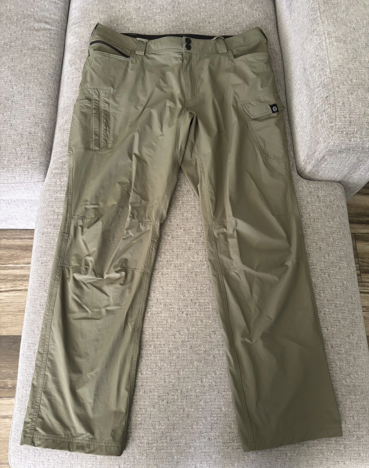 Truewerk T1 WerkPant Mens 38W 32L Olive Green Technical Cargo Pant
Opens in a new window or tab
