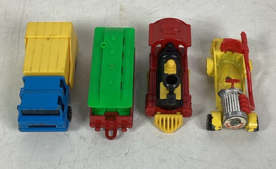 Lot Of (4) Vintage Corgi Buffalo Bill's Circus Train Tom's Go Cart Garbage - Image 4 of 4