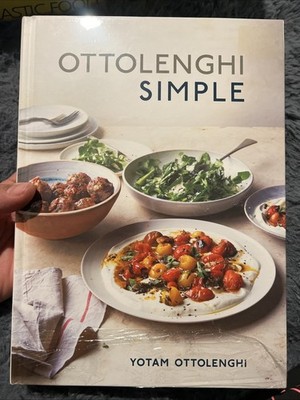 Ottolenghi Simple: A Cookbook by Yotam Ottolenghi: New B-885