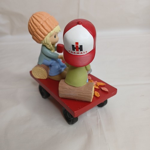 Precious Moments Farmall IH Happy Harvest Collezione Hayride S'more Fun - Foto 7 di 14