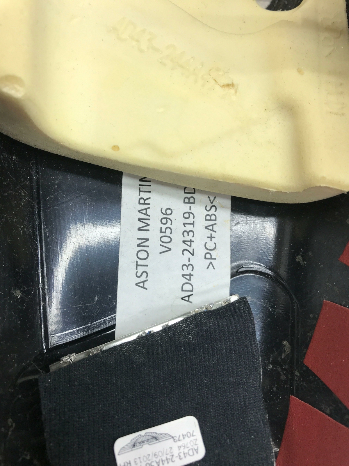 ASTON MARTIN RAPIDE LEFT UPPER B-PILLAR TRIM PANEL COVER RED AD43-24319-BD OEM