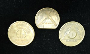 Alcoholics-Anonymous-medallions-Easy-does-it-1-year-and-The-Meadows-169