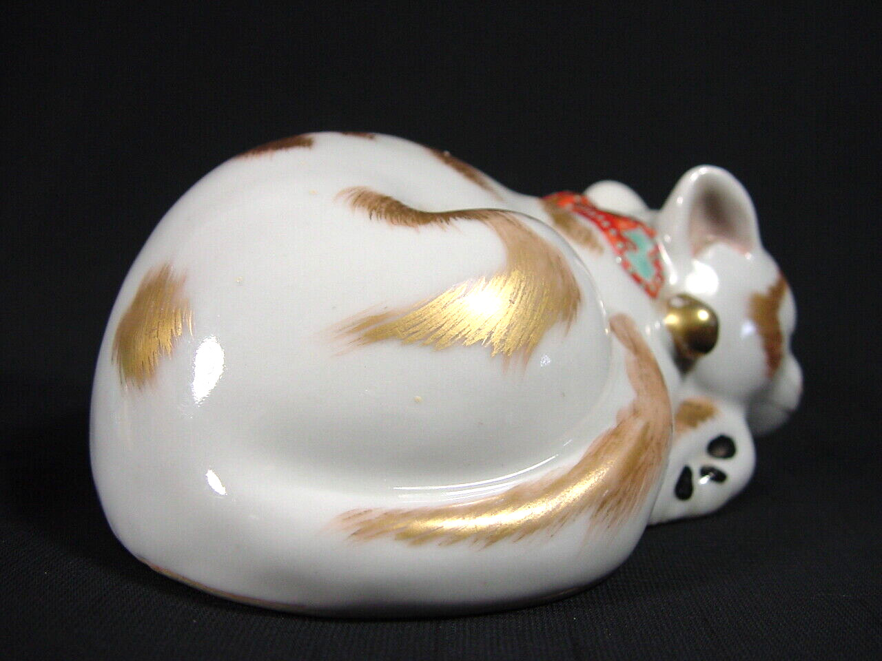 Rare Kutani Sleeping Cat Nemuri Neko Hand Painted Japanese Antique Opposite Pose