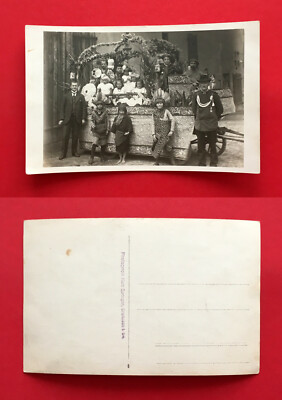 Occasion photo postcard Groitzsch near Leipzig 1935 parade children in costume (54410