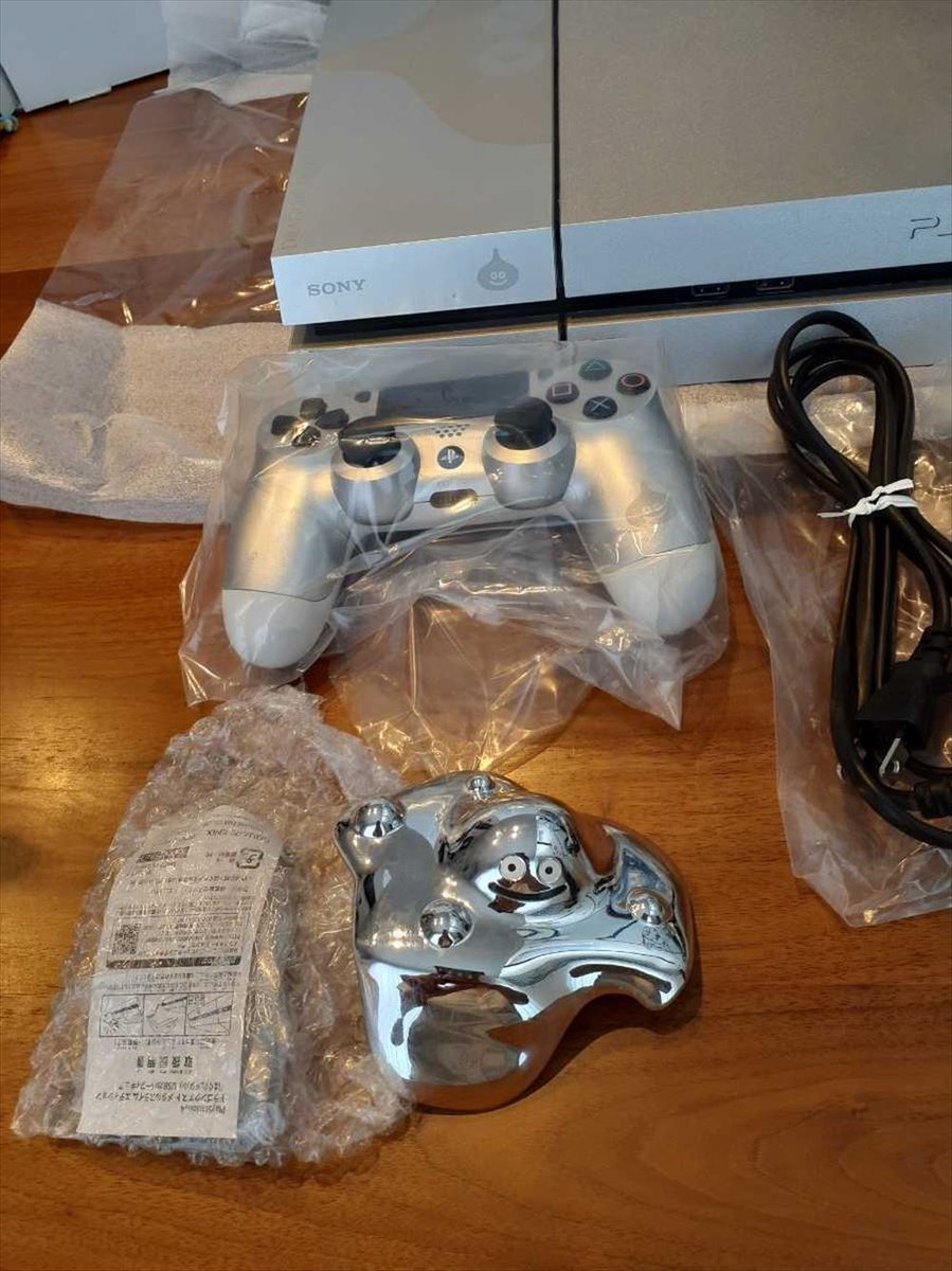 PS4 PlayStation 4 Console System Dragon Quest Metal Slime Edition 