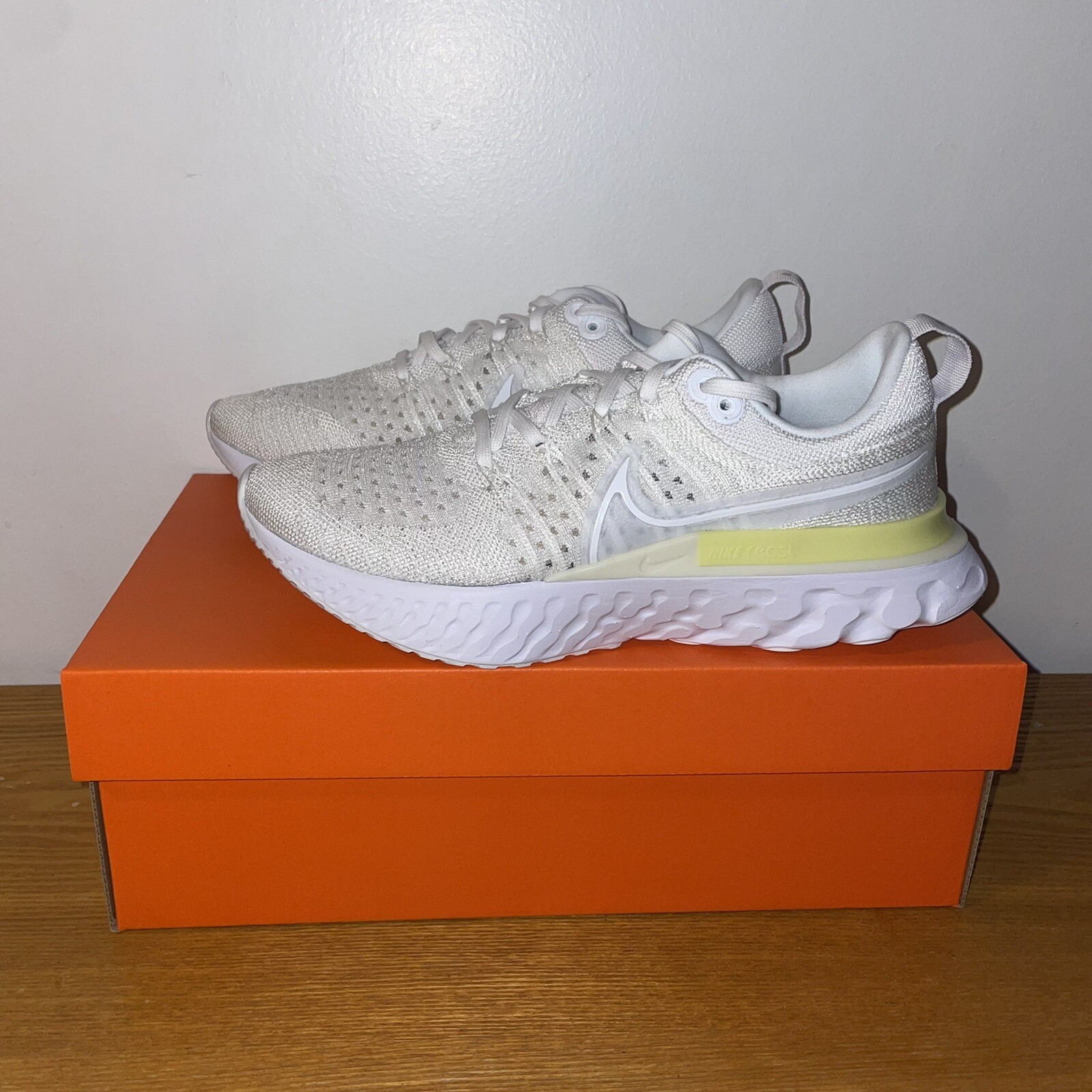 nike react flyknit all white