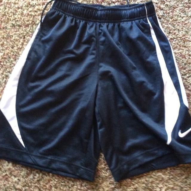 Boy's Nike active basketball shorts 010 Black draw string waist Small 540869 | eBay