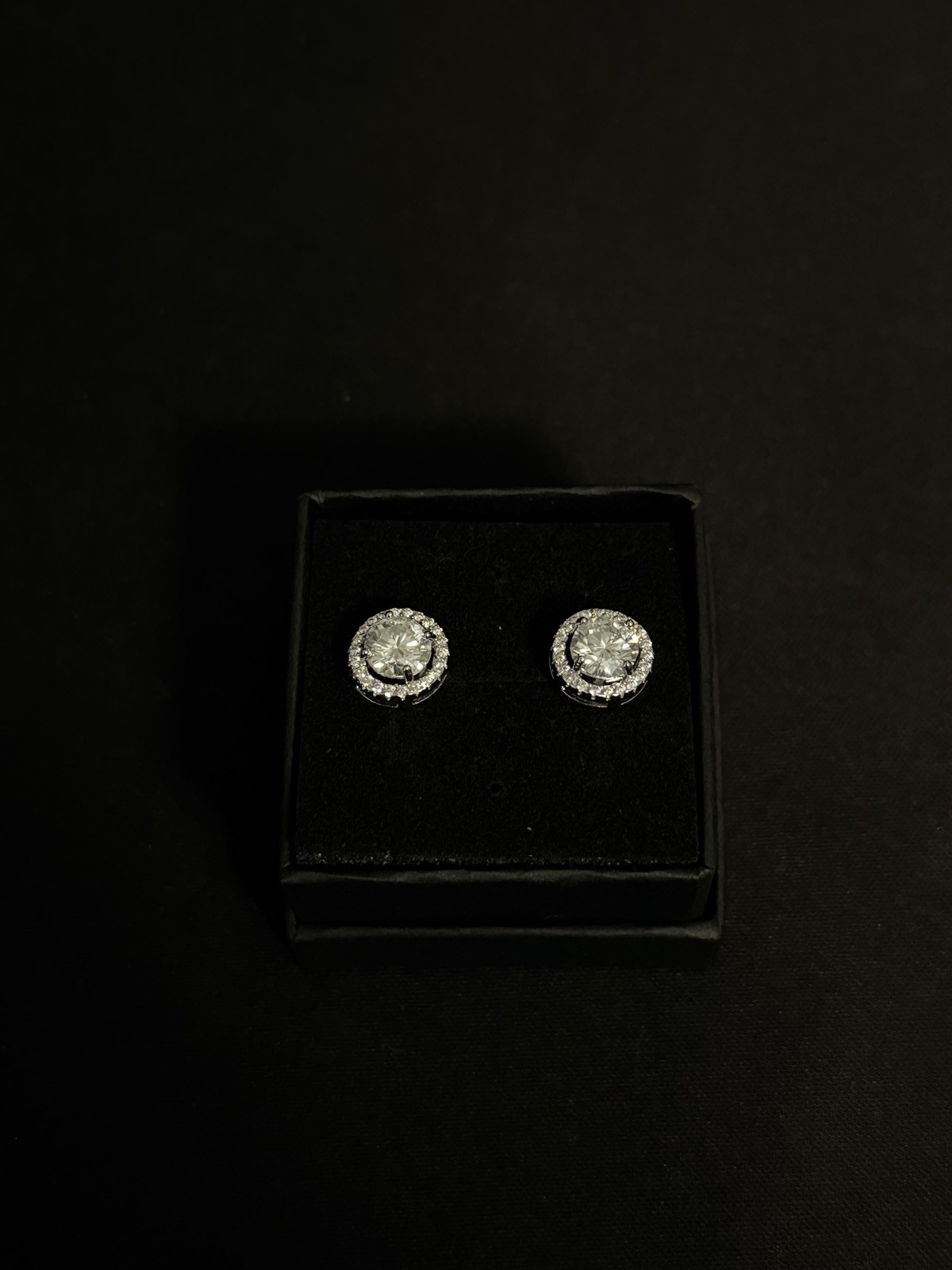 Stud Earrings, Round Halo, (VVS1 Moissanite-1ct)-image