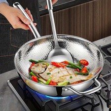 Wok in titanio puro con fondo tondo per piano cottura a induzione e arrosto