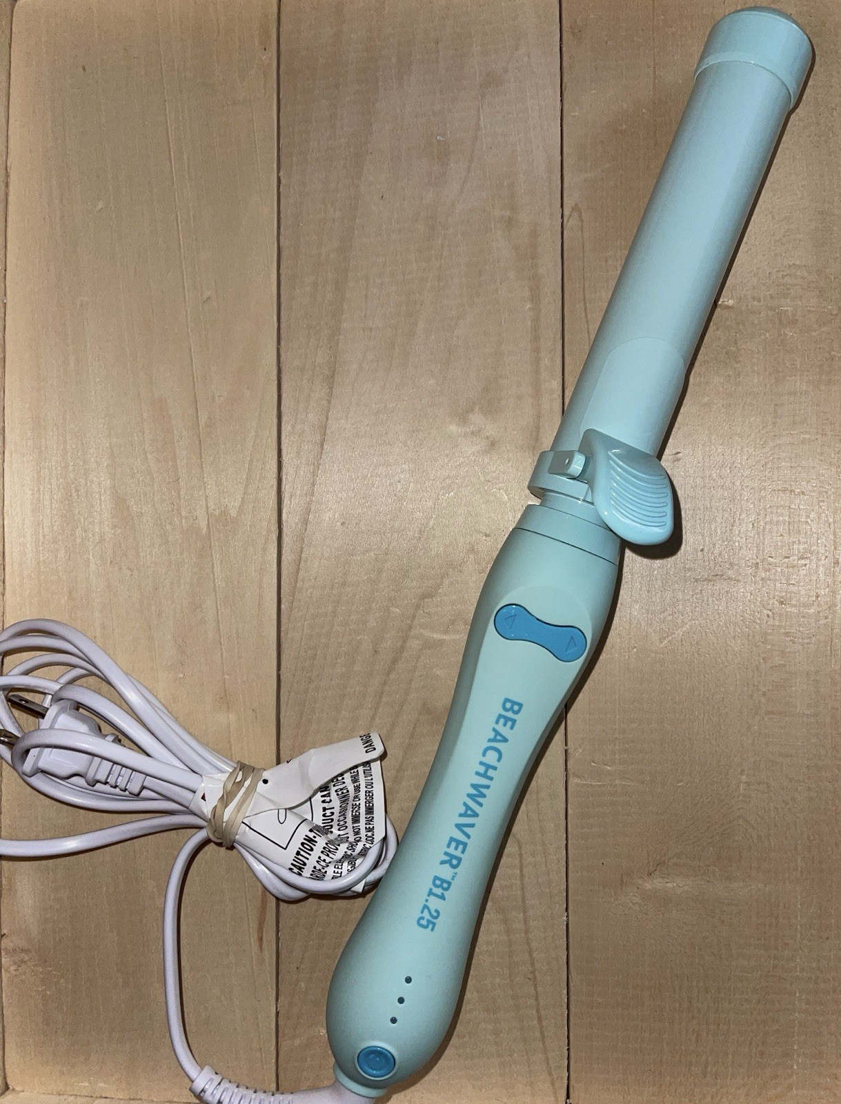 Beachwaver RARE pastel Soft Baby Minty Sky Aqua Blue 1” Barrel Curling Iron EUC