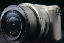  US Duty Paid Sony Alpha a5100 Mirrorless Digital Camera White 8719