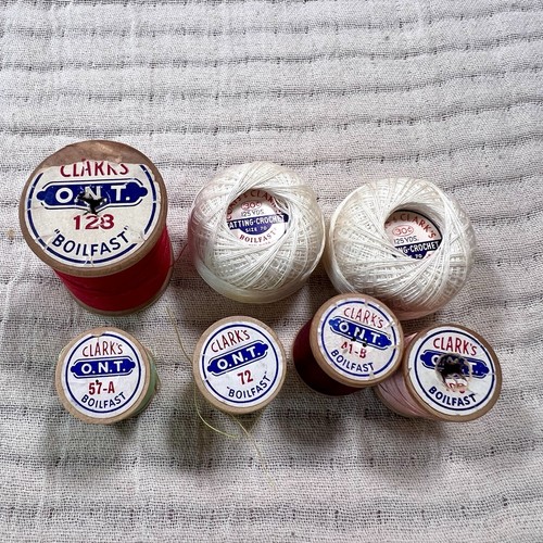 18 Coats & Clarks Heavy Duty Quilting Thread Vintage Multicolor Wooden Spools - Picture 3 of 4