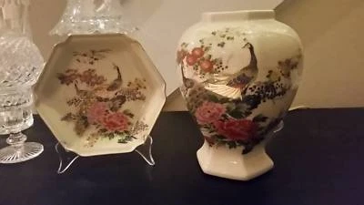 Satsuma Peacock Vase On Stand Collectables Gumtree Australia