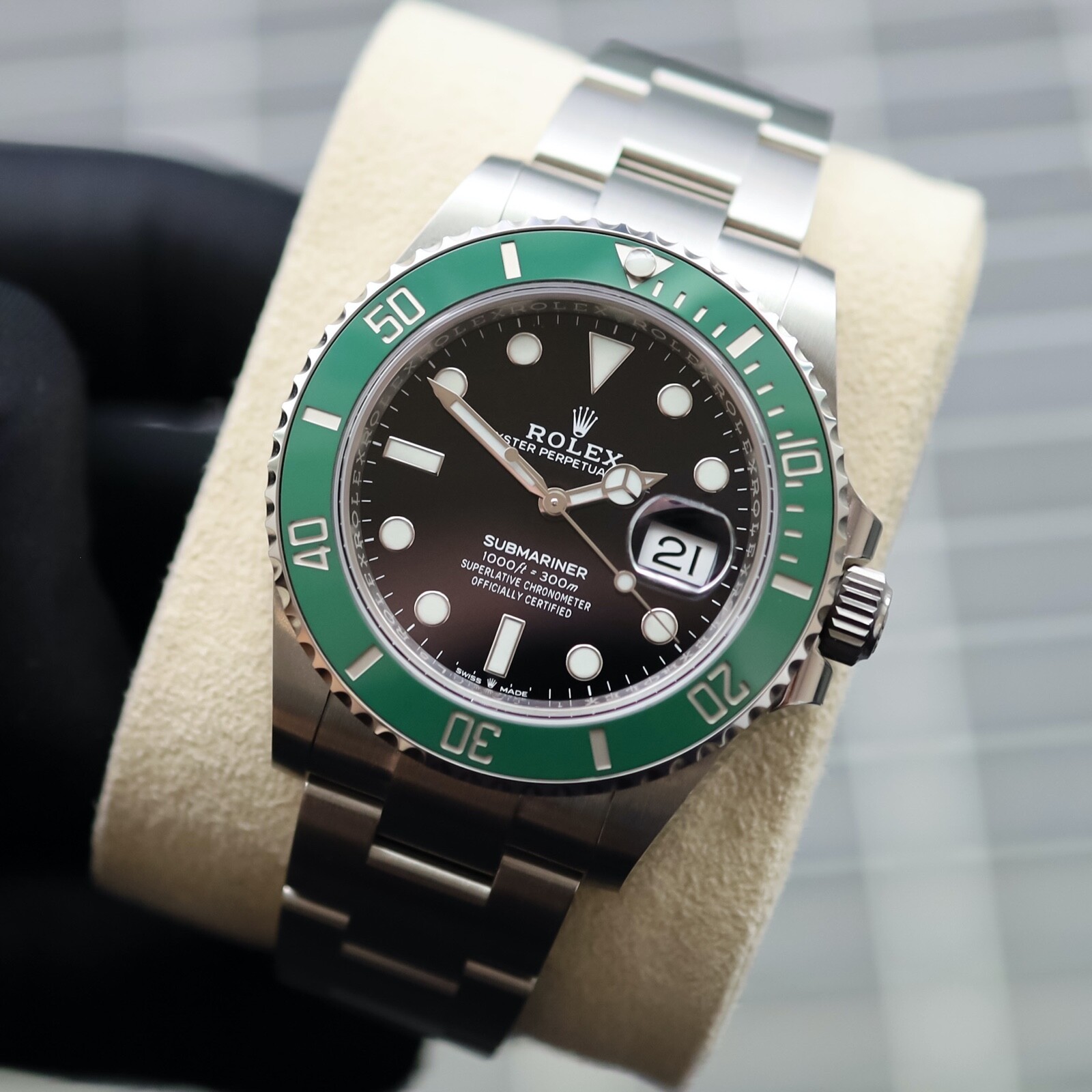 Rolex Submariner Starbucks 2023 Unworn 126610LV With Box & Papers image 2