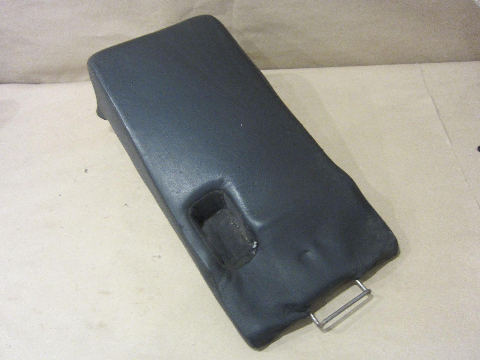 Maserati Quattroporte - Center Rear Seat Bottom/Cushion- Black- Part# 9813812..