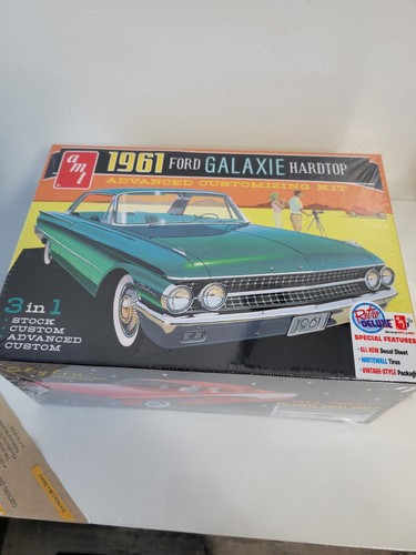 Maquette Ford Galaxie Hardtop 1961 - AMT 1:25, Kit Plastique à Monter