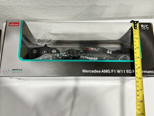 Rastar R/C F1 Car Mercedez-AMG F1 W11 EQ Performance Scale 1:18 - Picture 6 of 7
