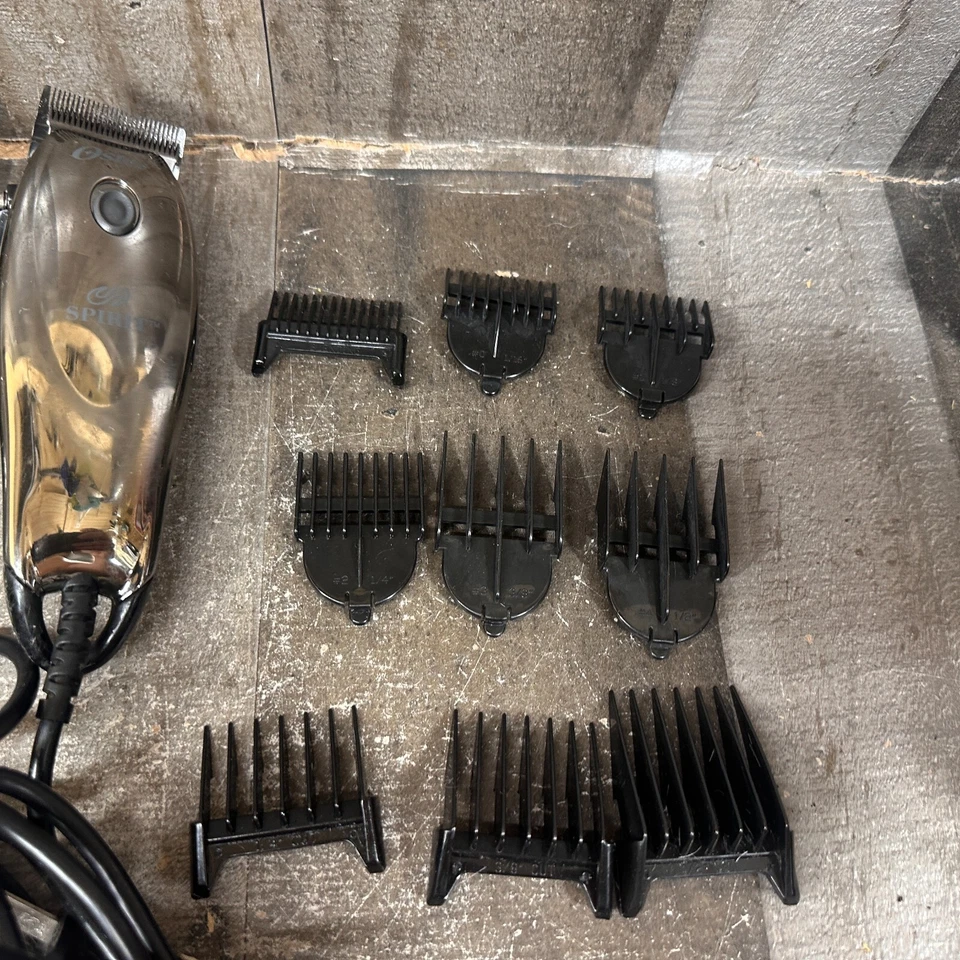 Oster Spirit Modelo 76975-310 y Cortabebés Plateado Negro Set con Accesorios Foto 3 de 4