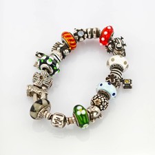 Bracciale PANDORA in argento con charms e perle di vetro