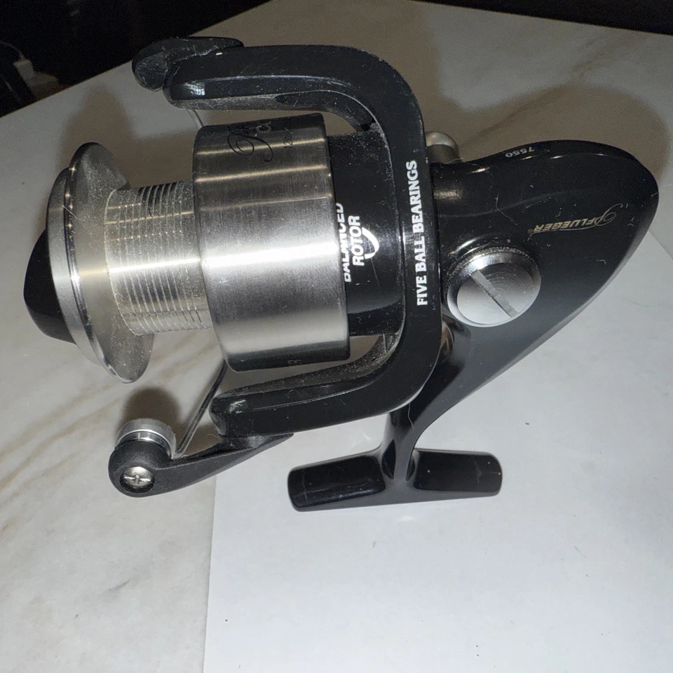 PFLUEGER CONTENDER 7550 SALTWATER Spinning REEL - Image 2 of 4