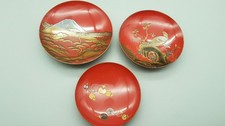 Stunning Japanese Meiji (early 20thC) Set of 3 Hatsuyume Lacquer Sake Cups