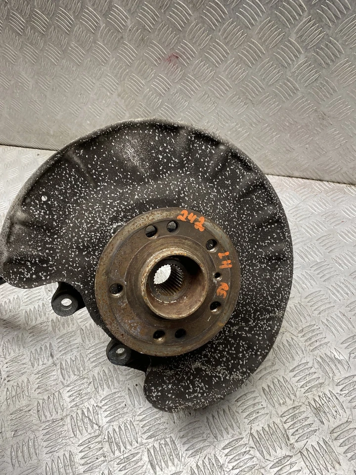 Mercedes-Benz GLE350d 2016 cupé C292 cubo rueda trasera izquierda husillo N242 Foto 2 de 4