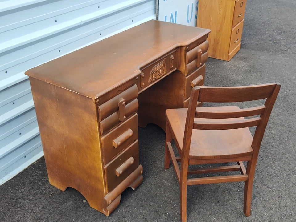Virginia House - Juego de cabaña de troncos - Cómoda de escritorio y silla años 50 rara Foto 4 de 4