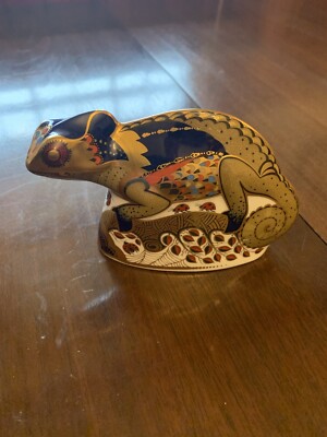 Crown Royal Derby Chameleon Lizard Paperweight  Signed By Artist