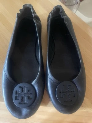 Tory Burch Mujer Cuero Negro Ballet Pisos Sin Cordones Punta Redonda Logo Talla 10 - Imagen 1 de 4