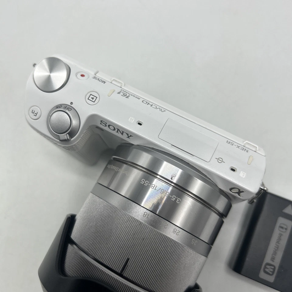 Sony NEX-5R, photo 3 of 5