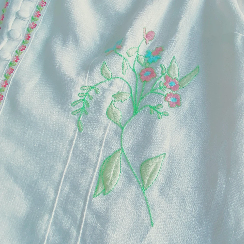 Chaleco de lino Orvis talla grande para mujer blanco sin mangas bordado floral Foto 3 de 4