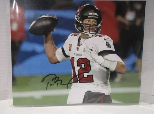 Tom Brady signed Photo Tampa Bay Buccaneers TRUSTD COA Authenticity Guaranteed
