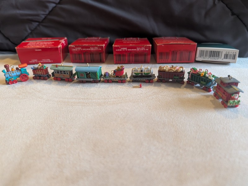 1989-1993 & 1995-1998 (9) miniature Noel RR Series Hallmark Ornaments *READ*
