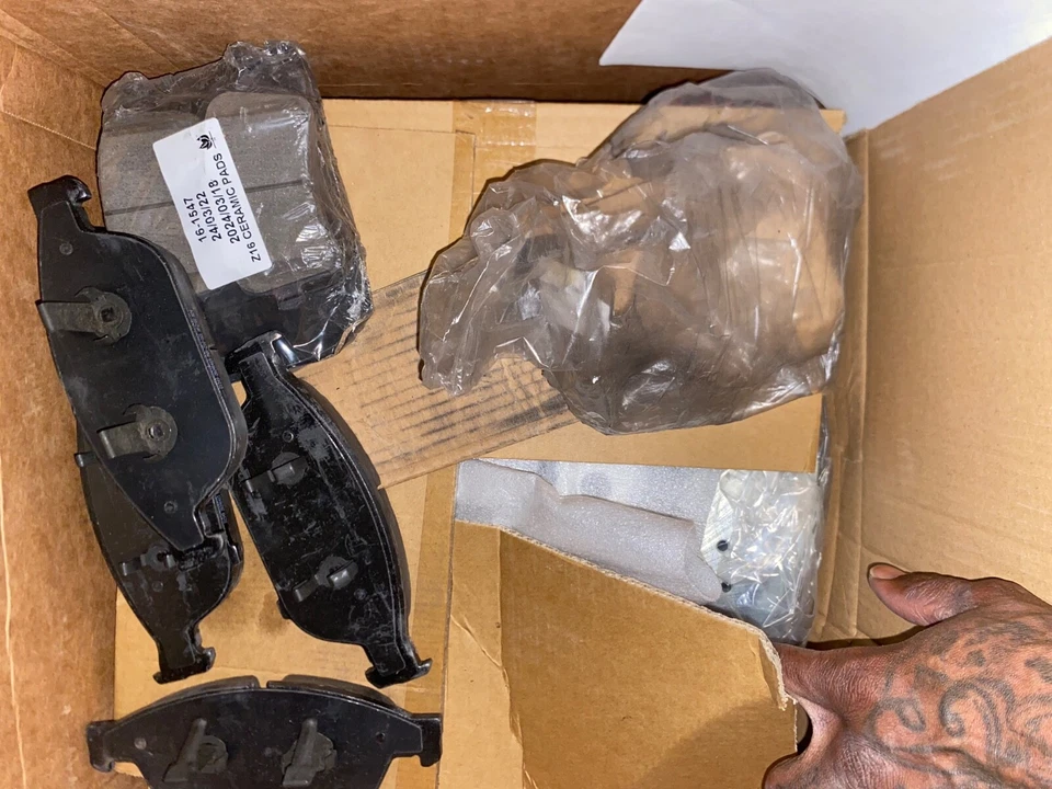 2016 audi a6 2.0 rotors and brakes kit never got to use car accident  - Image 3 of 4