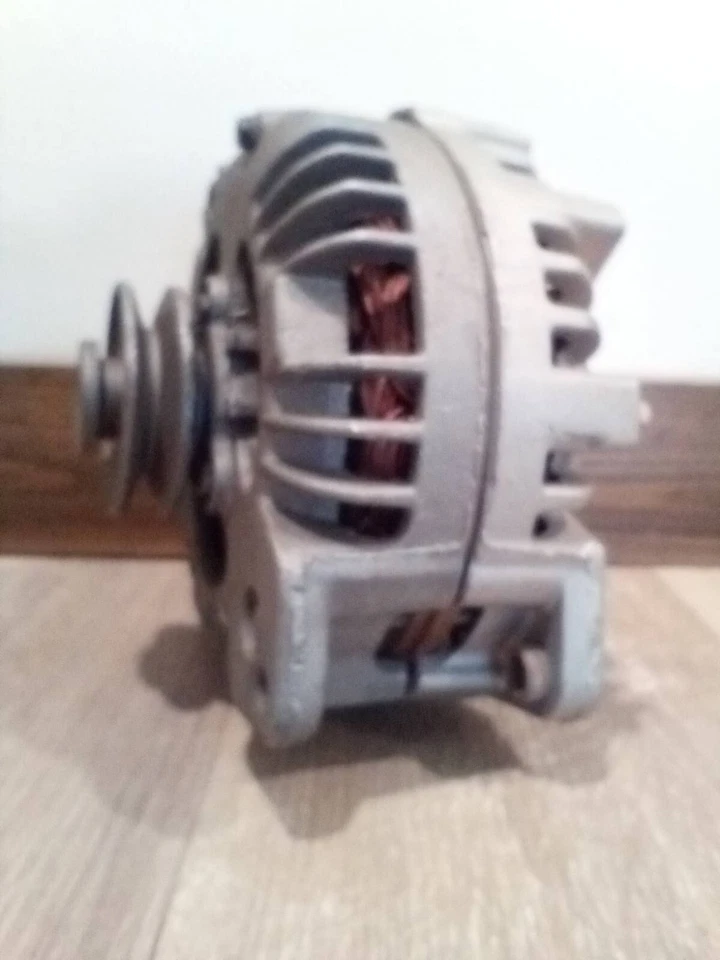 Восстановленный качественный генератор переменного тока 7024111 - Изображение 3 из 4