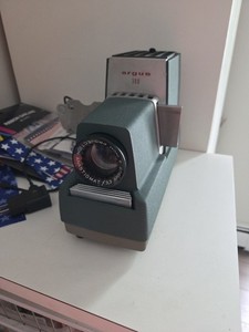 Argus 300 35mm Desktop Slide Projector, Table Top Projection, Green, 1950s