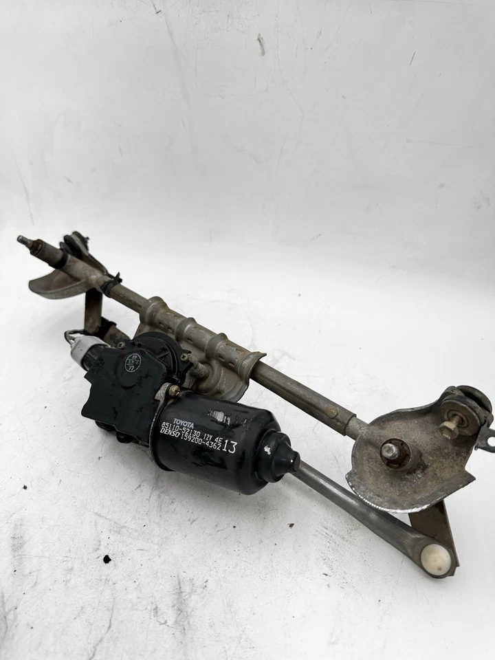 00-05 TOYOTA ECHO windscreen wiper motor W/ Wiper Linkage OEM 85110–52130 - Image 2 of 4