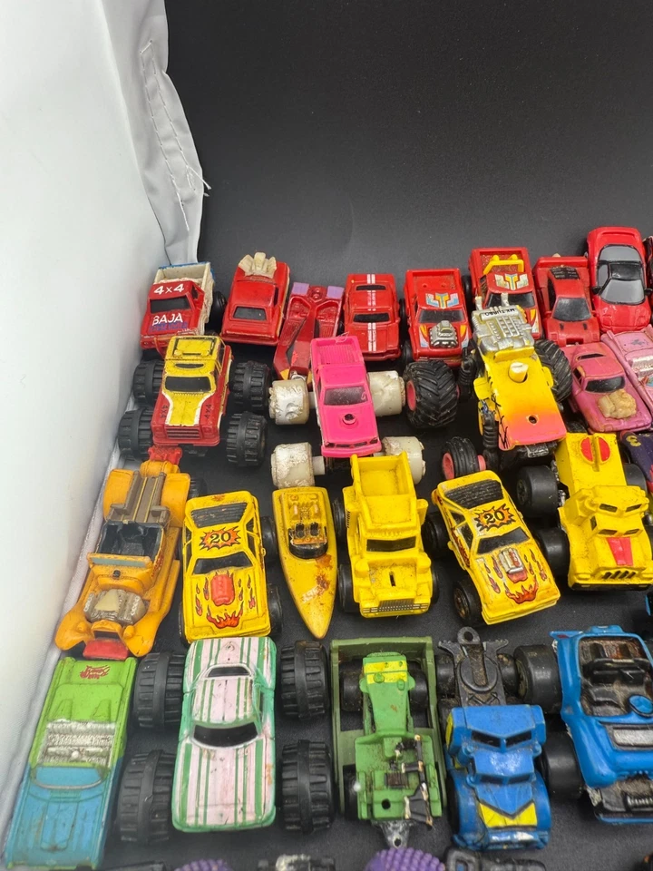 ENORME LOTE VINTAGE Micro Máquinas (100+ Coches Camiones Barcos) Galoob Foto 4 de 4