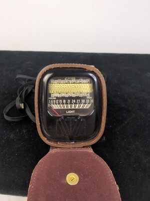 Weston Direct Reading Exposure Meter #852, 1940s Art Deco Bakelite Leather Case