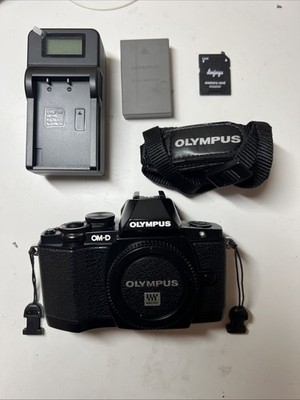 Only 4300 Shutters Count Olympus OM-D E-M10 Mirrorless Black Camera READ